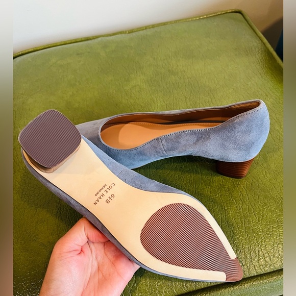 Cole Haan Pointy Toes Block Heel Pump in pretty blue suede, New! - Picture 3 of 6